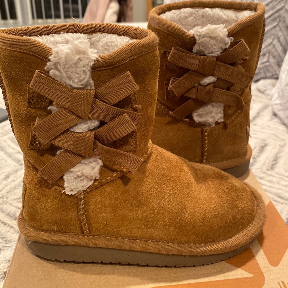 Like new Koolaburra by Ugg boots